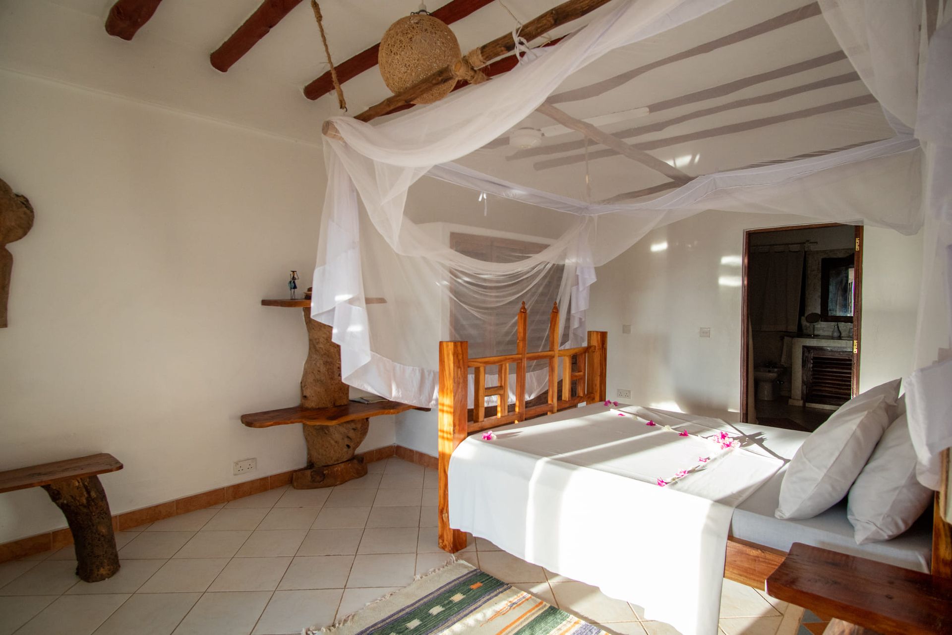 Room 3 detail