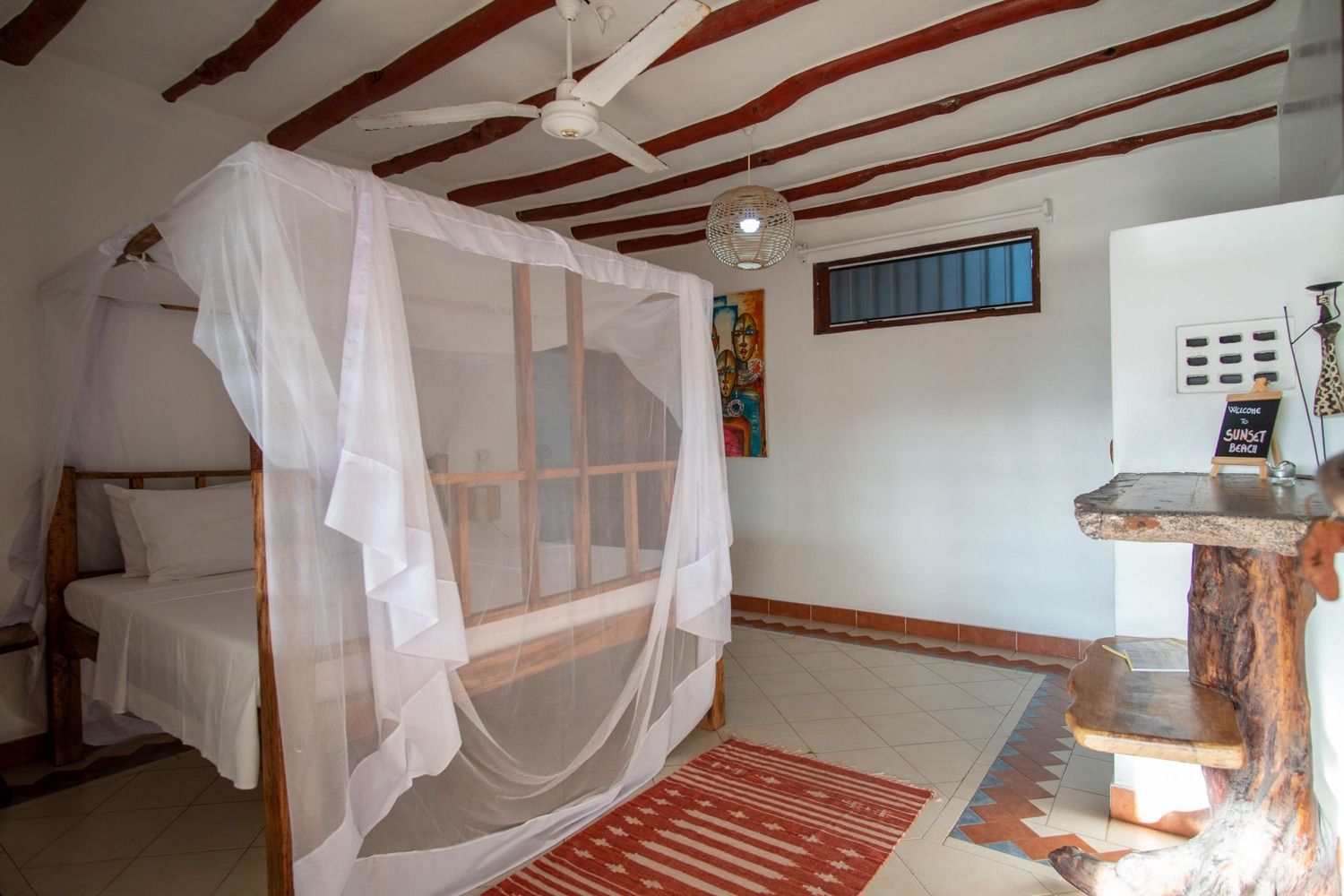 Room 1 detail